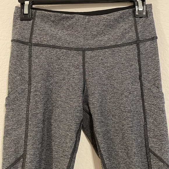 Lululemon Women’s Leggings Size 4 Grey Pace Rival 22” Stretch Spandex Workout - Picture 7 of 17